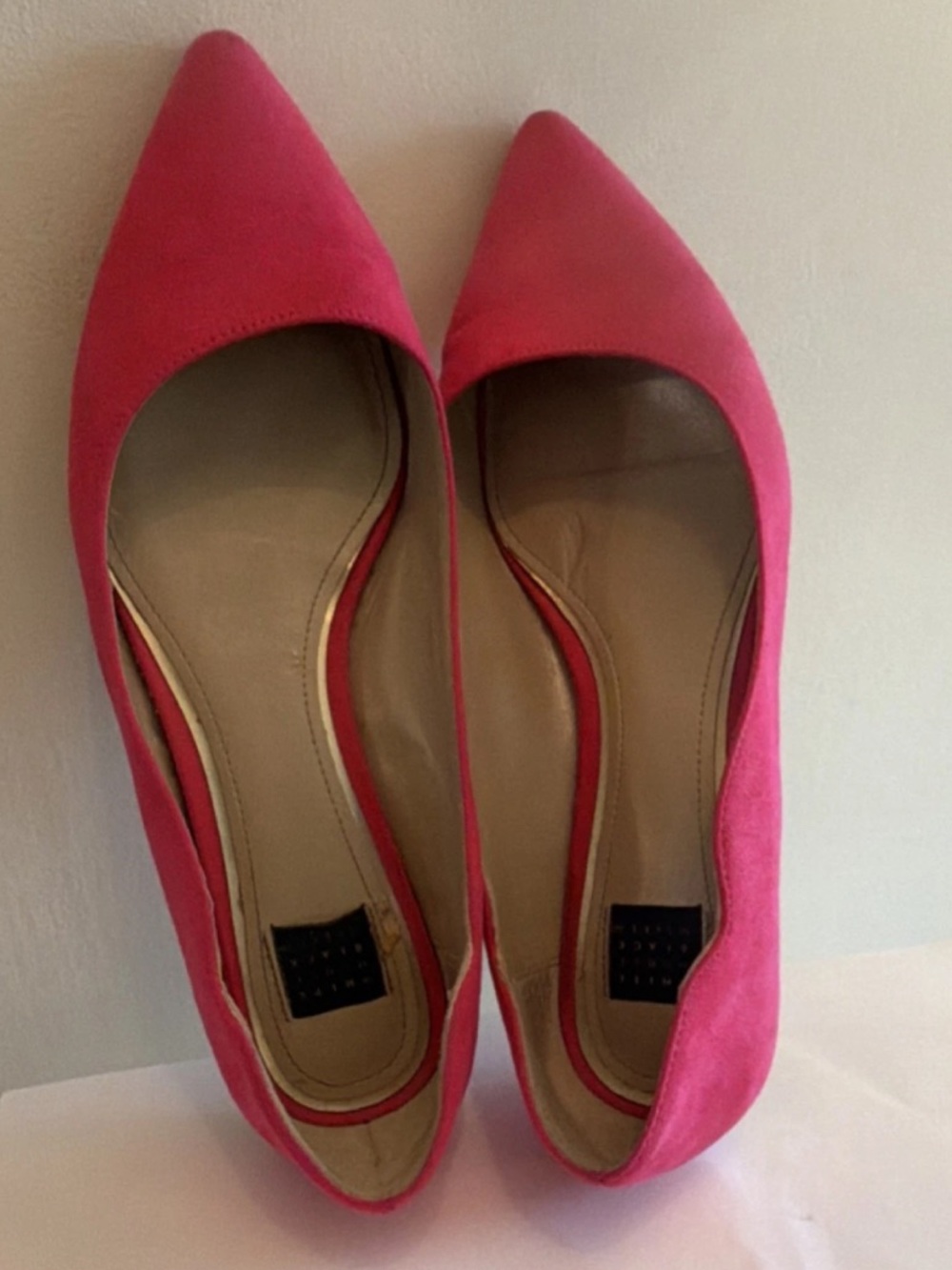 Pointed Suede Flats in Hot Pink with Gold Heels Size 7 Work Summer Night Out - Picture 1 of 4